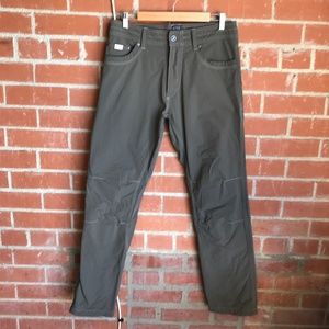 Kuhl olive green stretch outdoor hiking adventure pants size 32x32